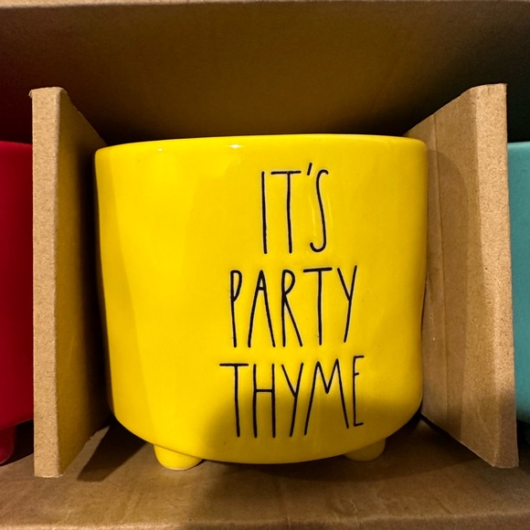 Rae Dunn 3 Planters - Picture 10 of 10